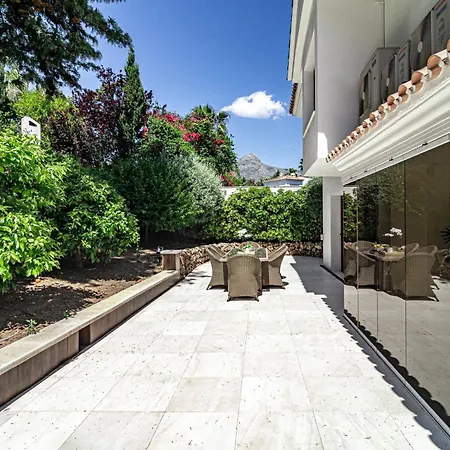 Nottingham: Stunning Private בית נופש מארבלה