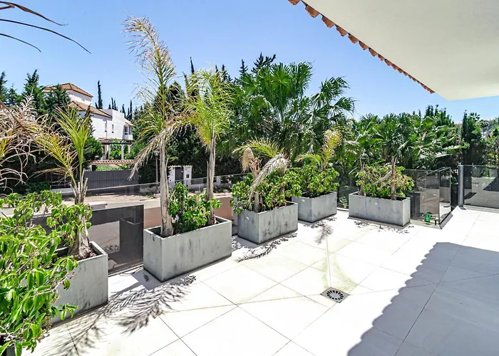 Nottingham: Stunning Private Marbella